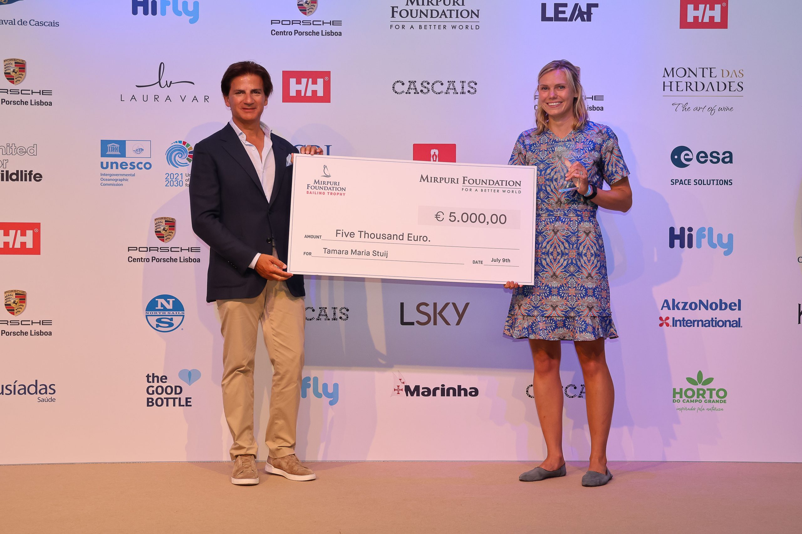 Tamara Stuij, doutoranda(CESAM/DBIO), recebe o Prémio Ocean da Fundação Mirpuri 2023
